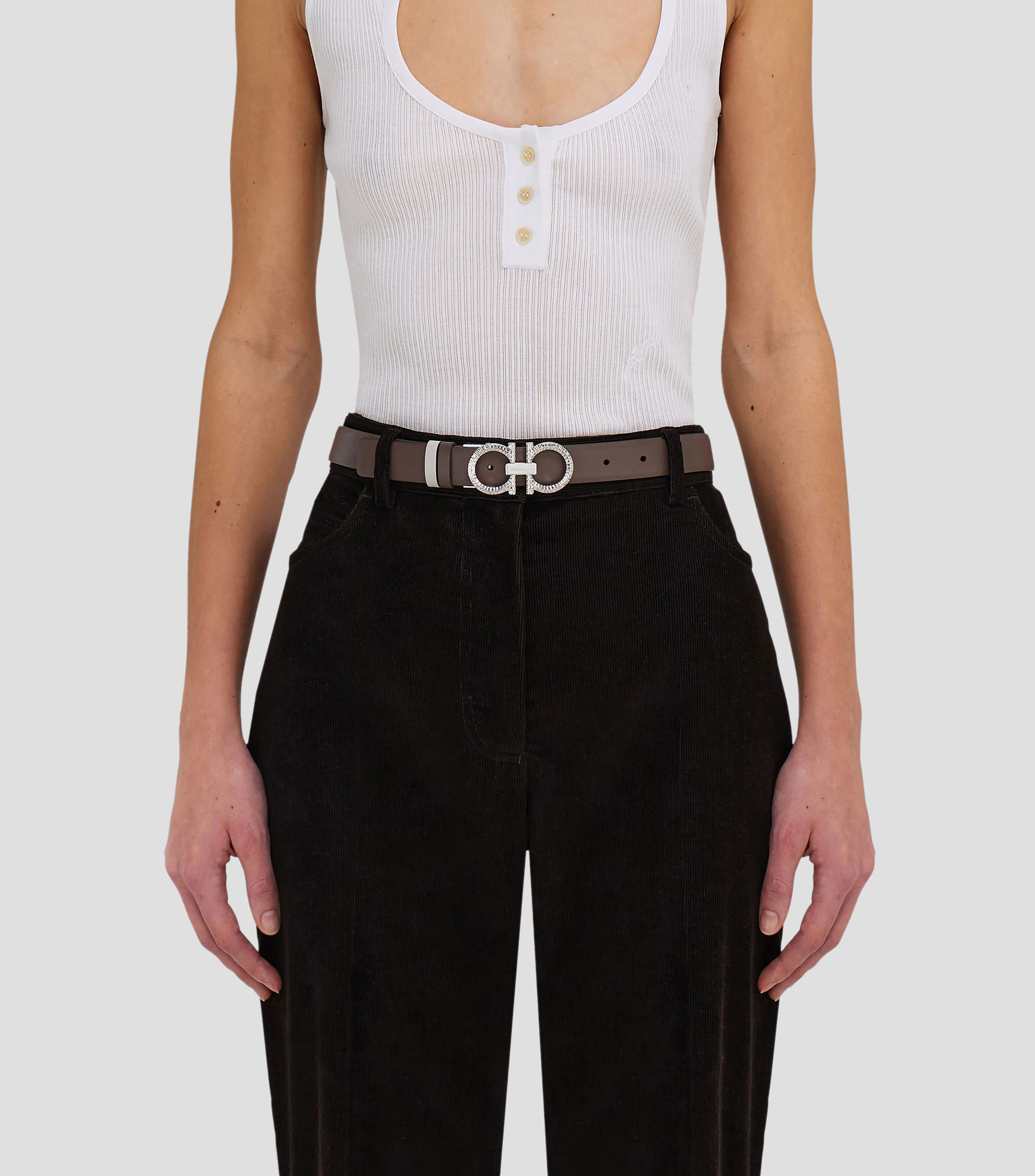 Cinturón reversible y ajustable con Gancini martillado Mujer